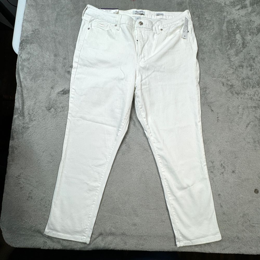 Nine West BRAND NEW Gramercy Crop White Women's Size 16
